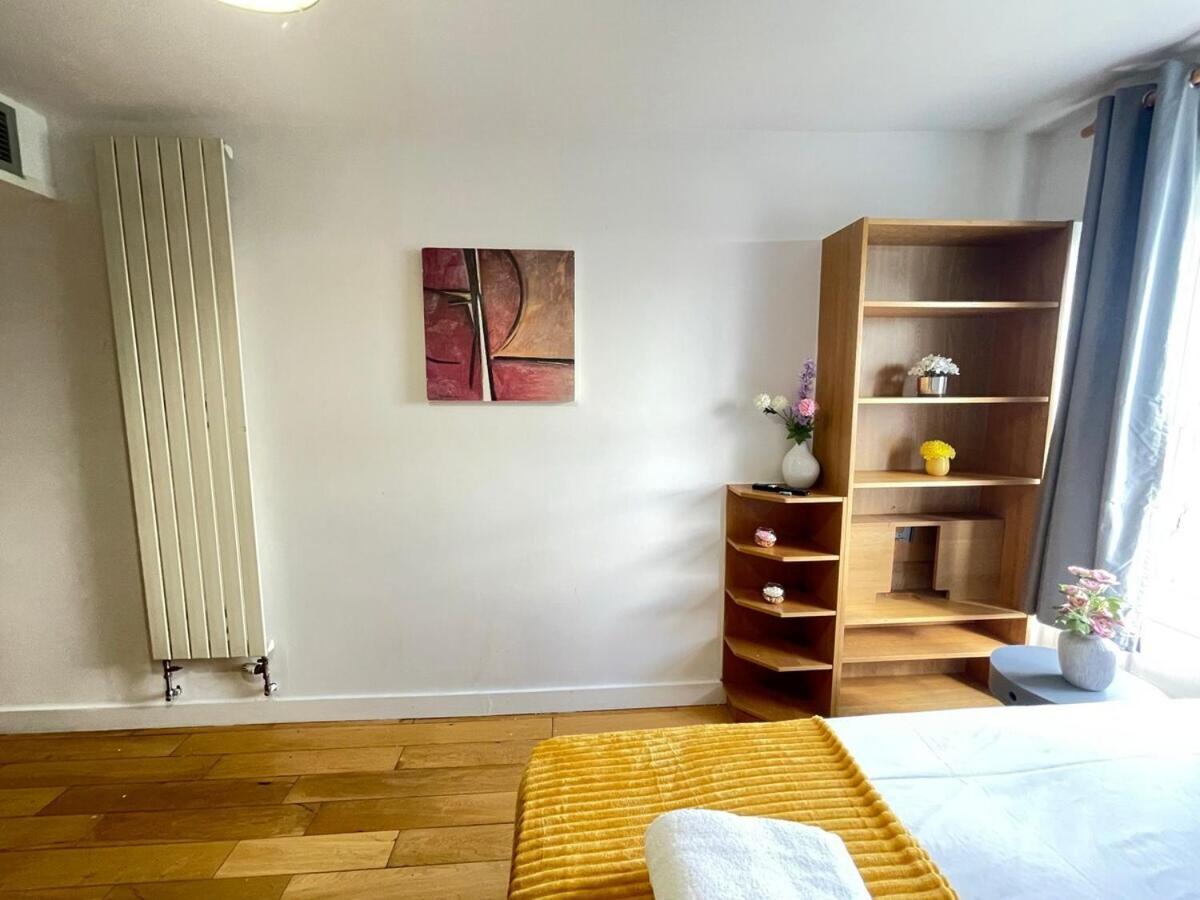 Portobello Road Artistic Studios 'Budget' London Room photo