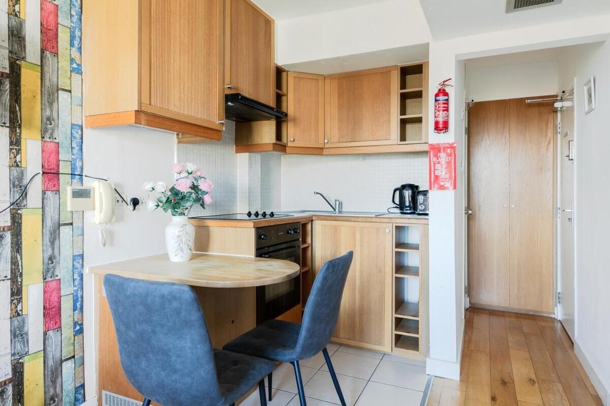 Portobello Road Artistic Studios 'Budget' London Room photo