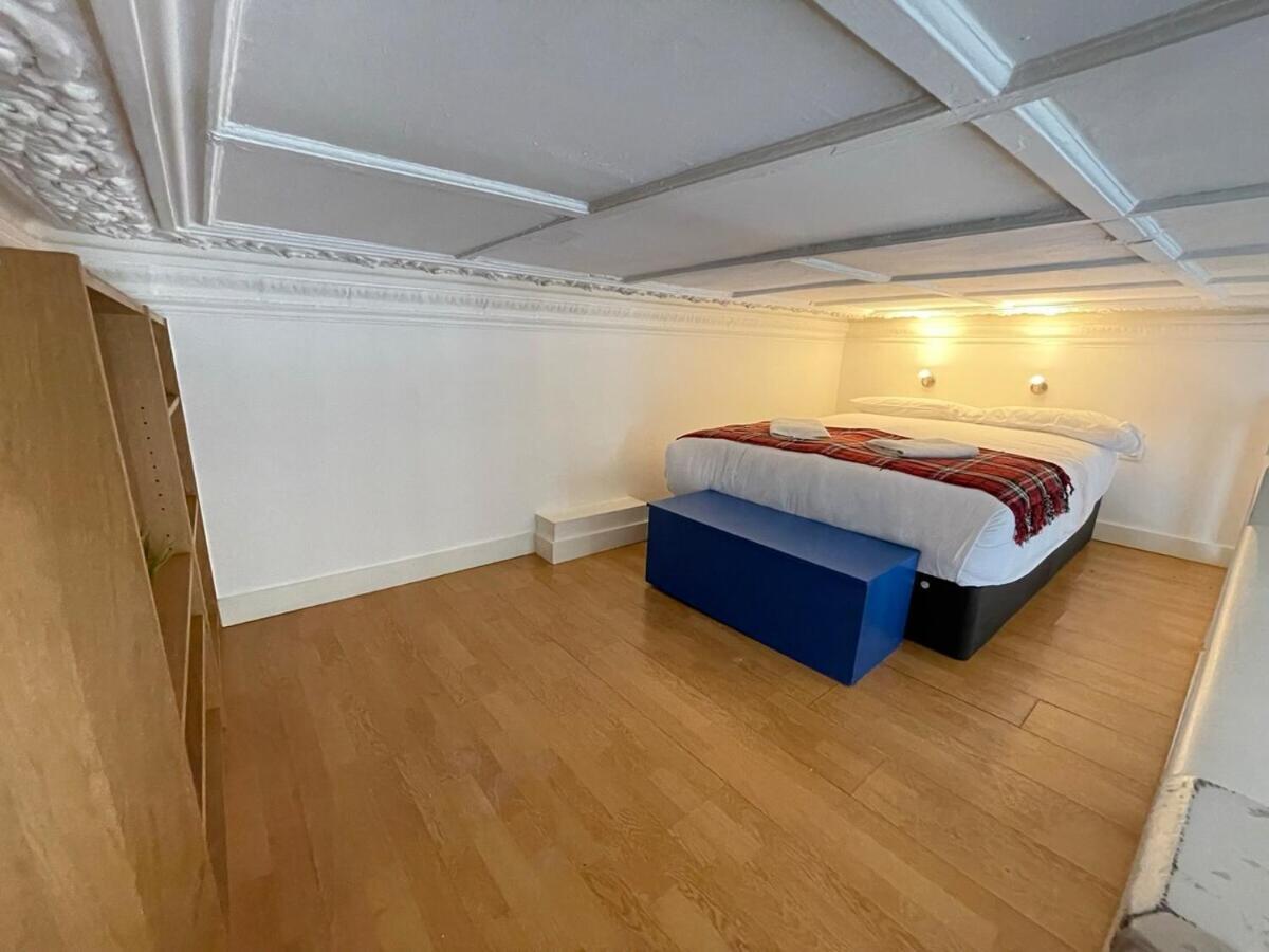 Portobello Road Artistic Studios 'Budget' London Room photo
