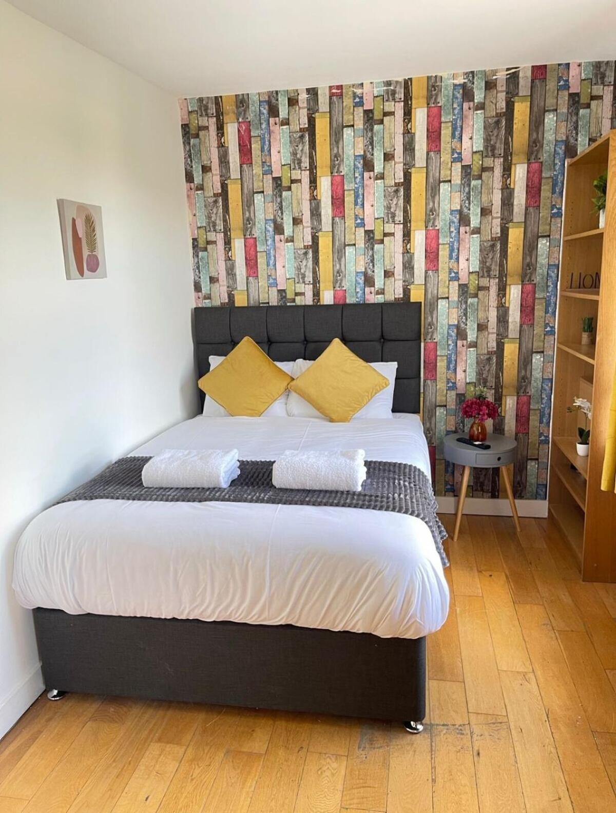Portobello Road Artistic Studios 'Budget' London Room photo